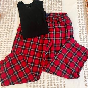 Eddie Bauer tee shirt and Saddlebred lounge pants. Size XL